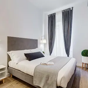 https://germanico-luxury-apartment.it-romehotels.com